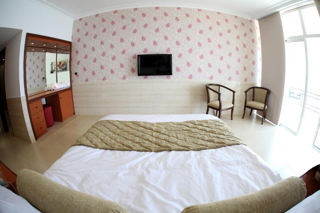 Sawary Beach Hotel البترون الغرفة الصورة