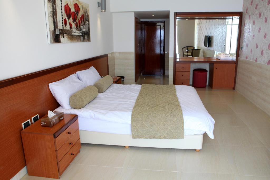 Sawary Beach Hotel البترون الغرفة الصورة