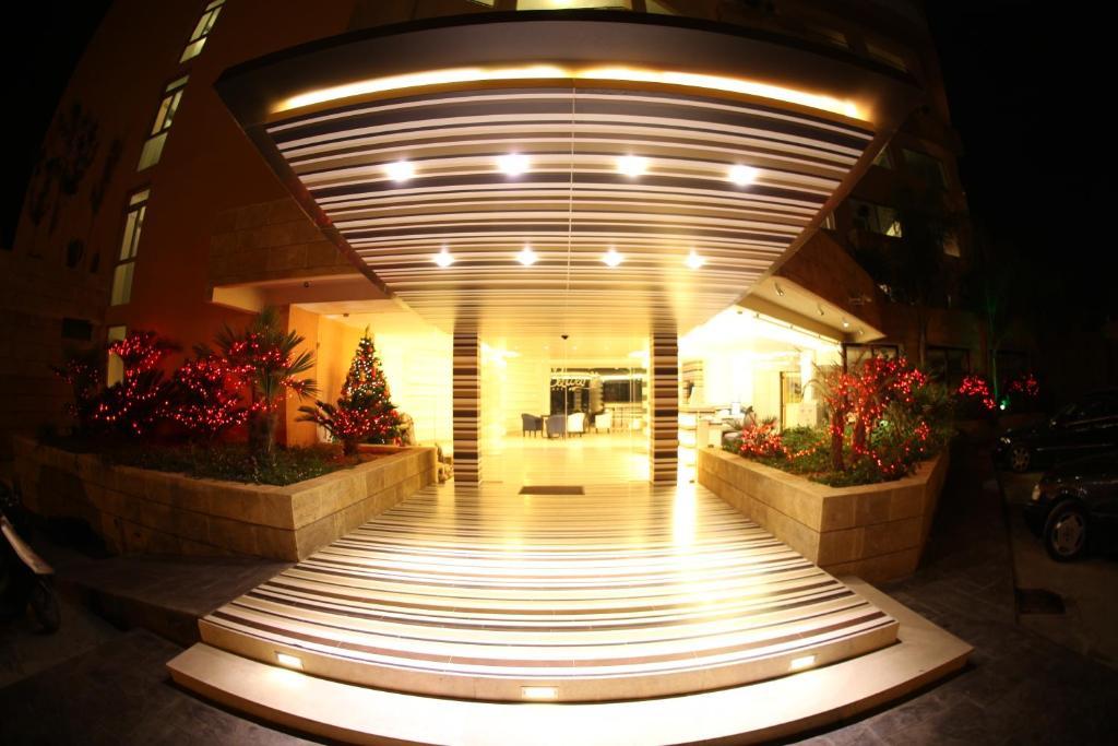 Sawary Beach Hotel البترون المظهر الخارجي الصورة