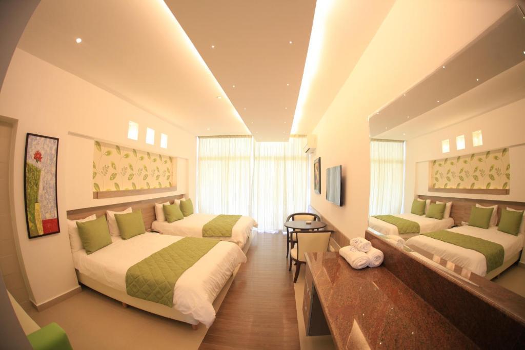 Sawary Beach Hotel البترون الغرفة الصورة