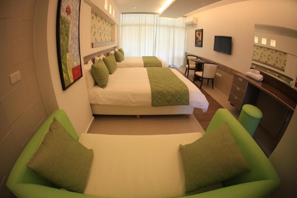 Sawary Beach Hotel البترون الغرفة الصورة