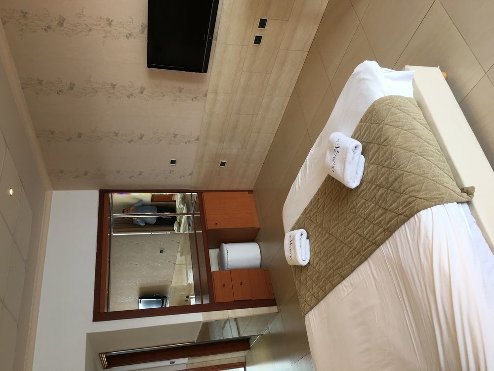 Sawary Beach Hotel البترون المظهر الخارجي الصورة