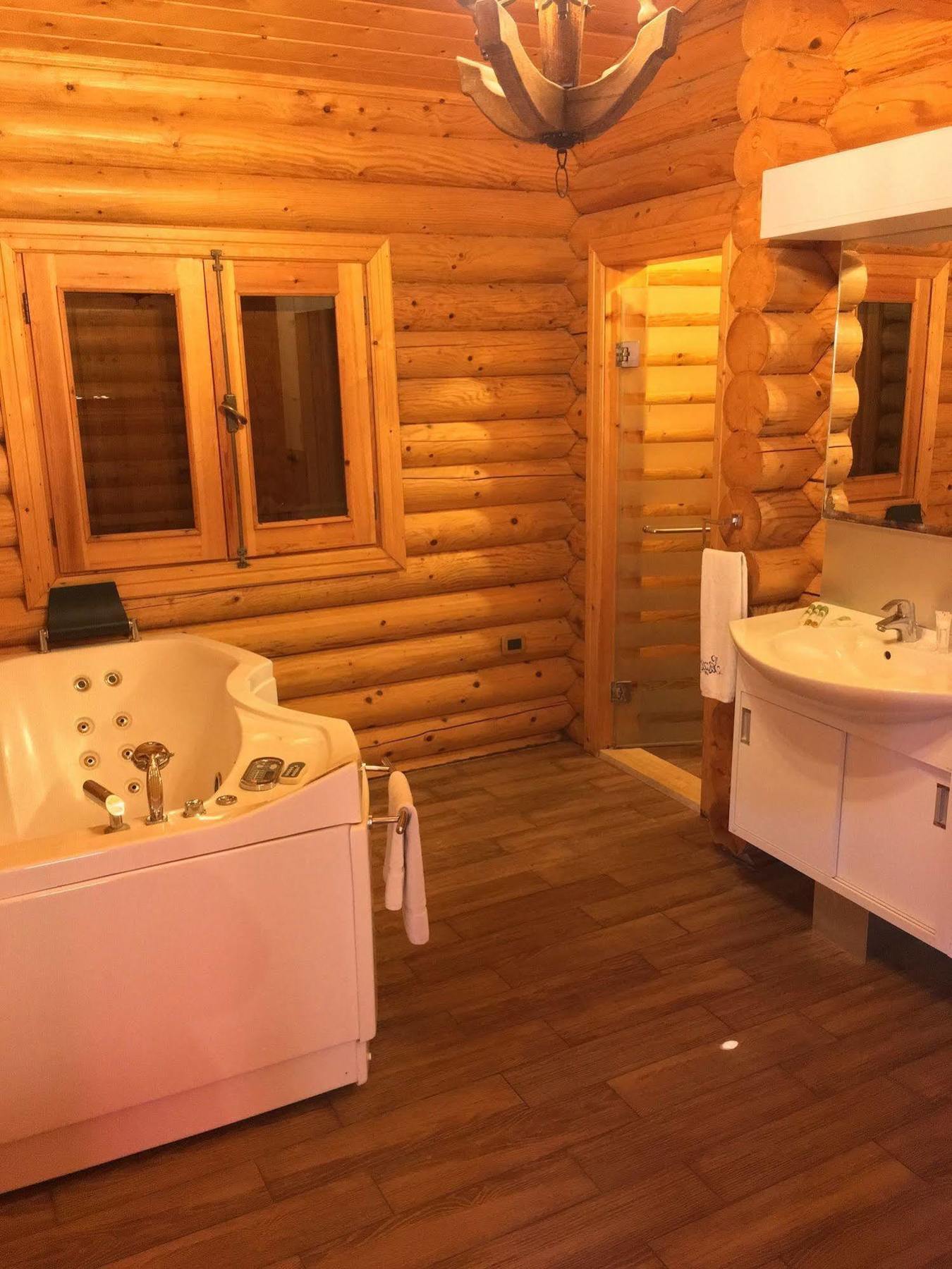 Sawary Beach Hotel البترون المظهر الخارجي الصورة